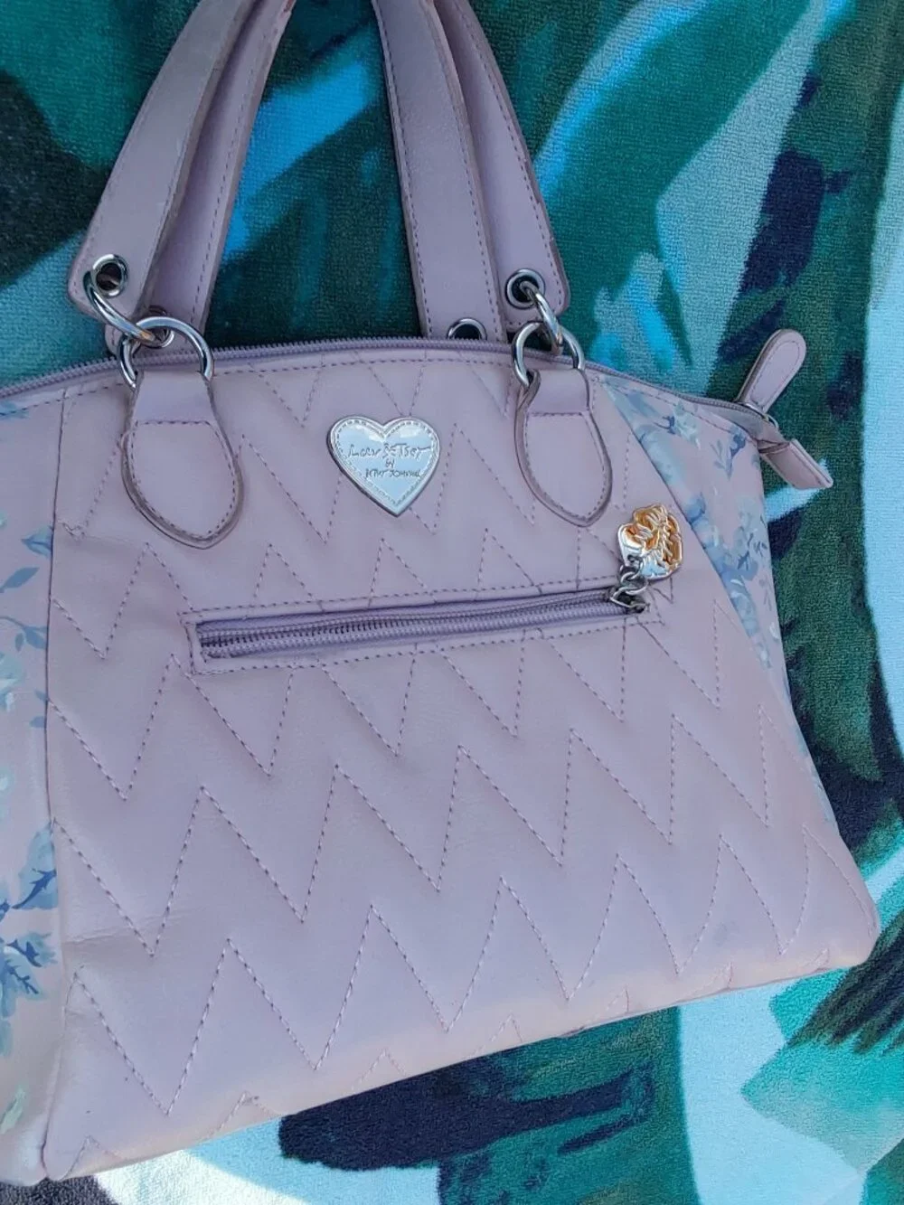 BETSEY JOHNSON PINK PURSE BEAUTIFUL